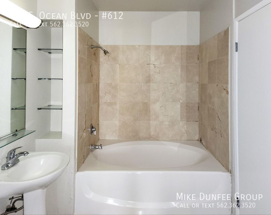 Beautiful One Bedroom With City Views at AQUA Towers property image