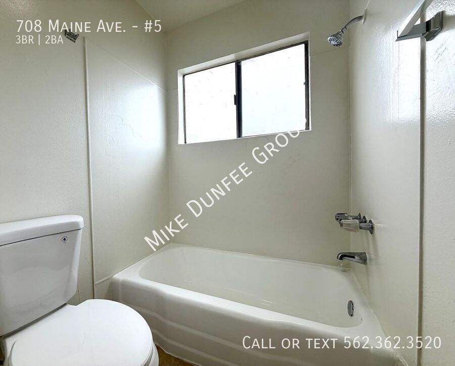 Three Bedroom in Wilmore Area With Two Garages property image