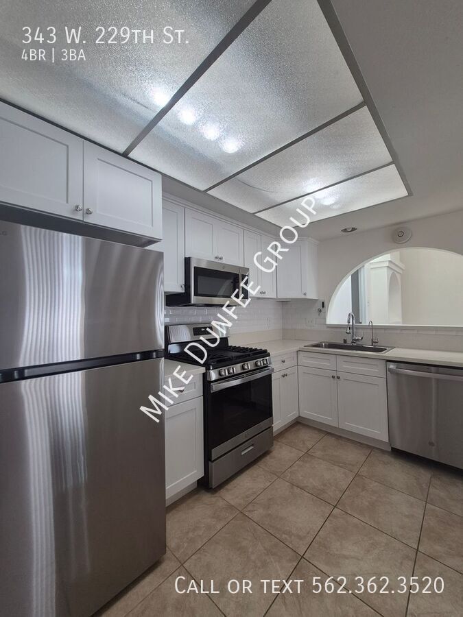 Beautiful 4-bedrooms and 3-bathroom Home in Carson, CA property image