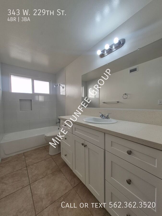Beautiful 4-bedrooms and 3-bathroom Home in Carson, CA property image
