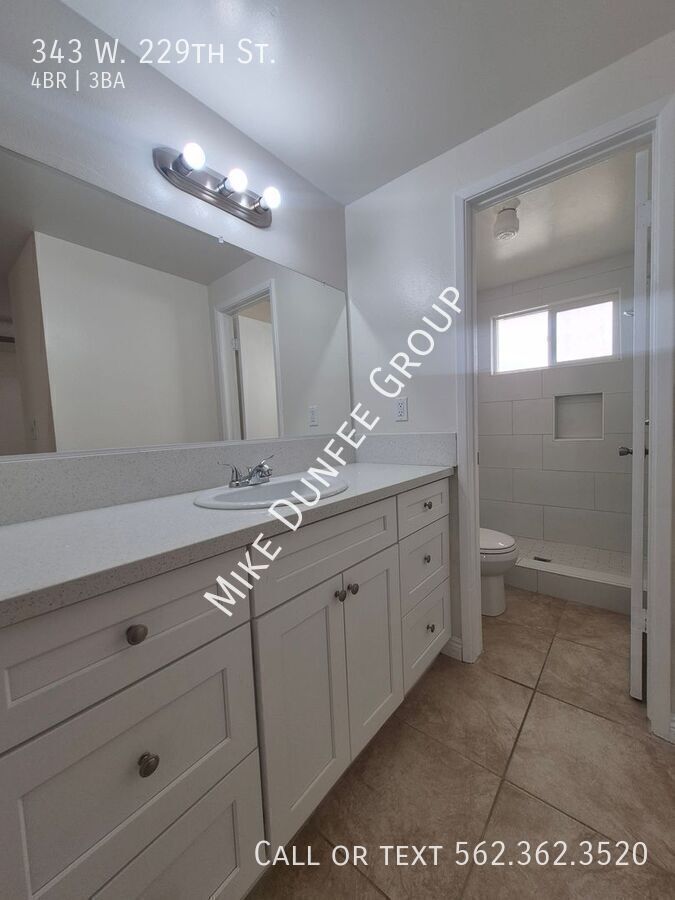 Beautiful 4-bedrooms and 3-bathroom Home in Carson, CA property image