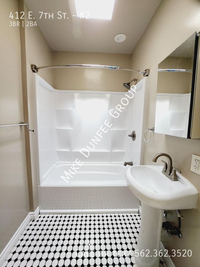 Charming 3 Bedroom, 2 Bathroom Upstairs Apartment property image