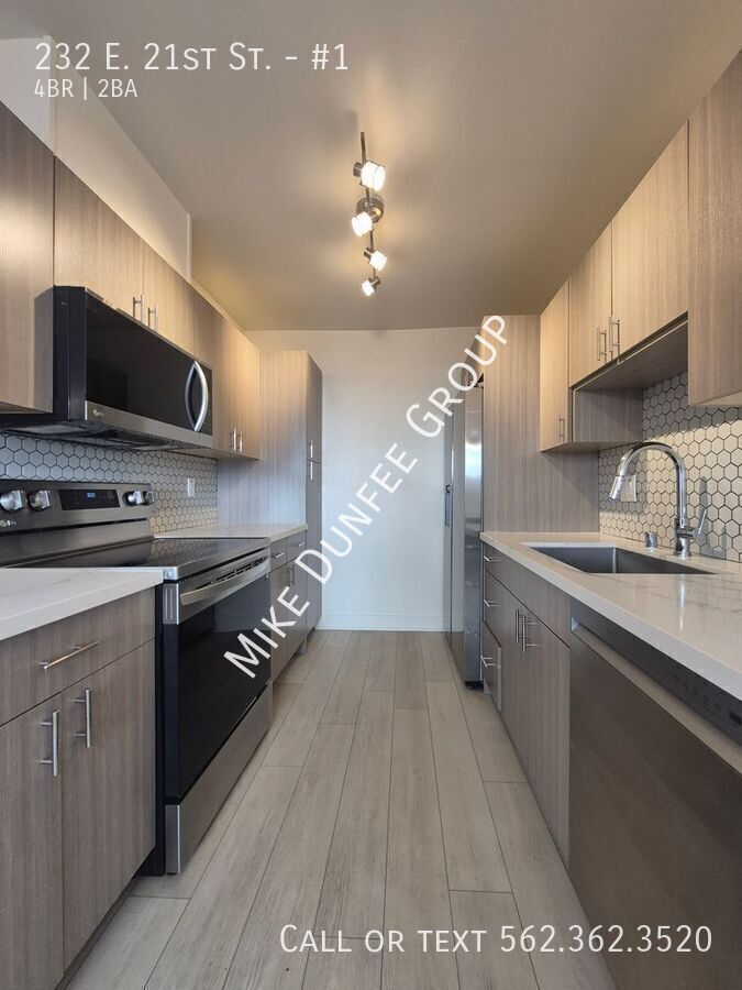 Beautiful 4 Bedroom 2 Bathroom Apartment With in Unit Washer and Dryer property image