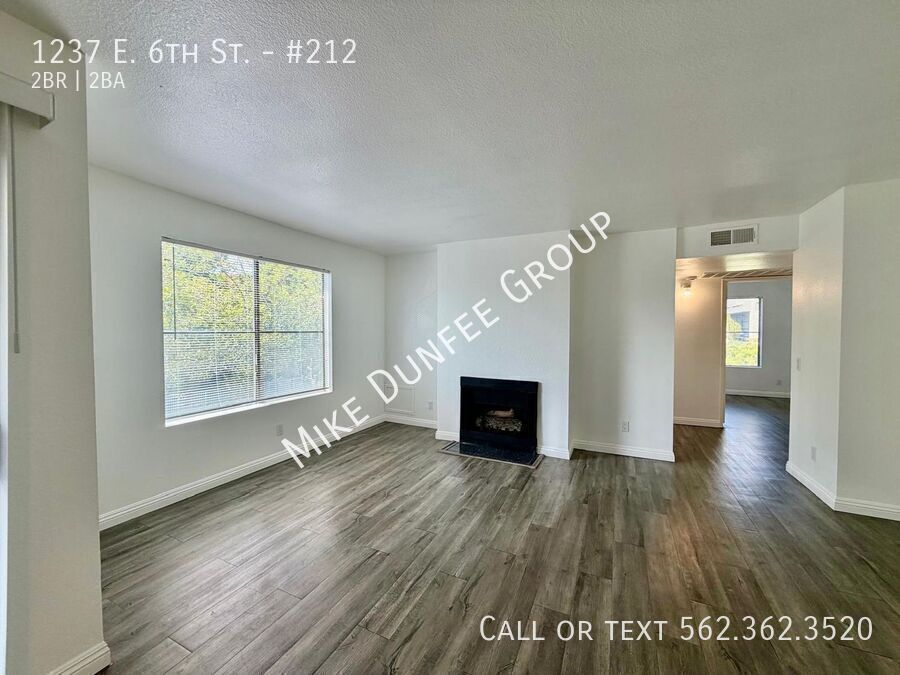 North Alamitos Beach Two Bedroom Unit in Clean Apartment Complex property image
