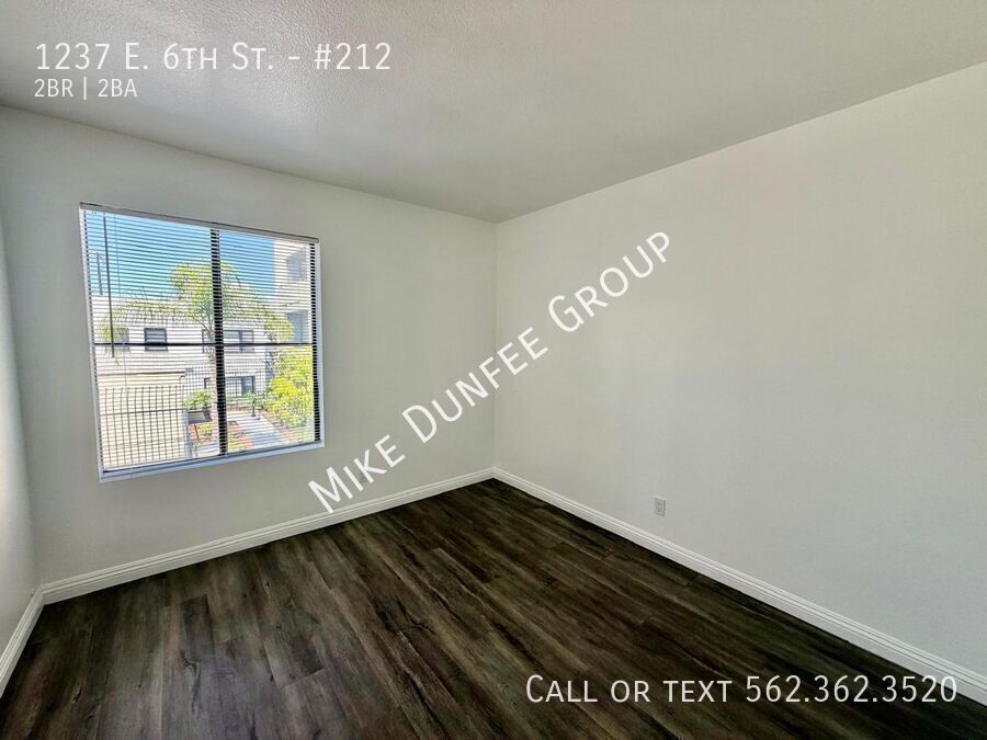 North Alamitos Beach Two Bedroom Unit in Clean Apartment Complex property image