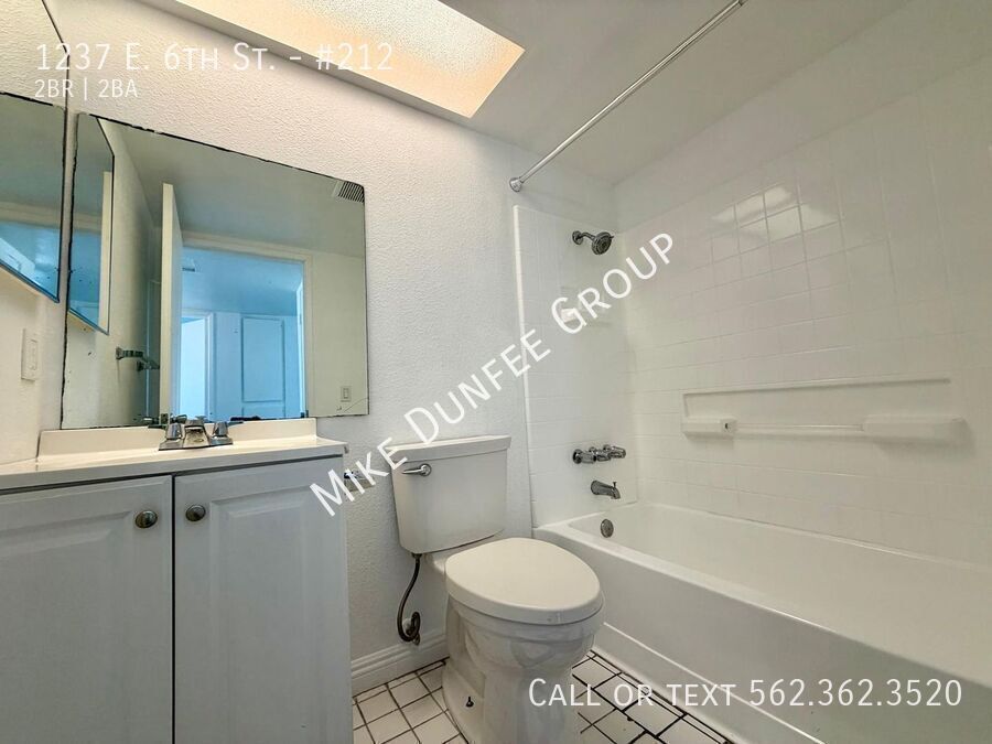 North Alamitos Beach Two Bedroom Unit in Clean Apartment Complex property image