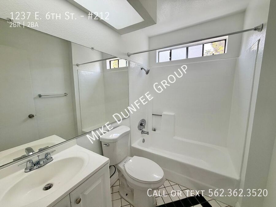 North Alamitos Beach Two Bedroom Unit in Clean Apartment Complex property image