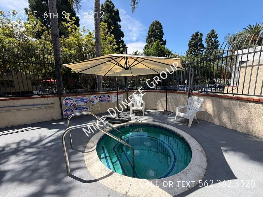 North Alamitos Beach Two Bedroom Unit in Clean Apartment Complex property image