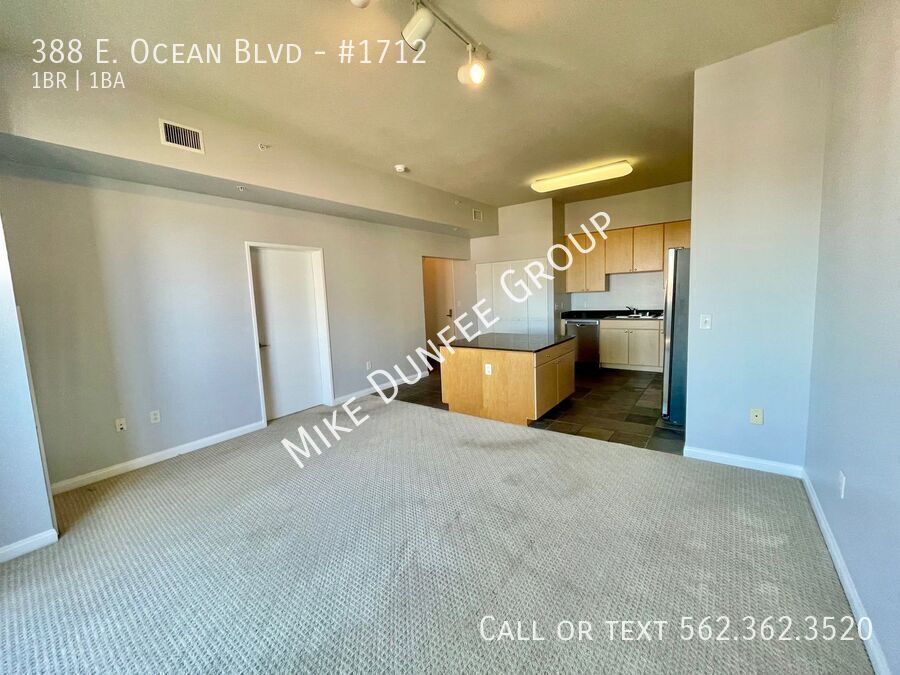 Downtown, High-Rise One Bedroom Condo at the AQUA property image