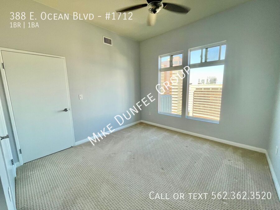 Downtown, High-Rise One Bedroom Condo at the AQUA property image