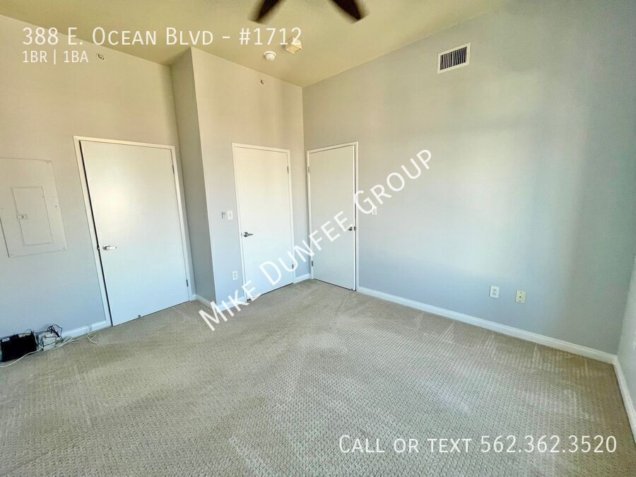 Downtown, High-Rise One Bedroom Condo at the AQUA property image