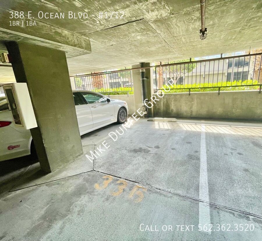 Downtown, High-Rise One Bedroom Condo at the AQUA property image