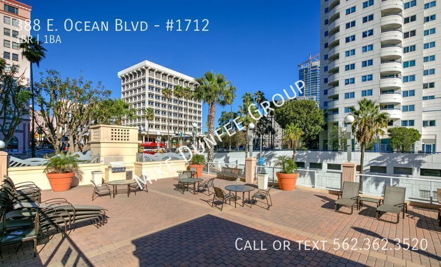 Downtown, High-Rise One Bedroom Condo at the AQUA property image