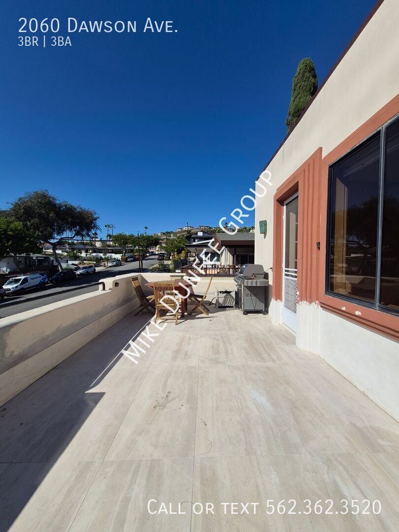 Beautiful One-Of-A-Kind Two-Story, 3-Bedroom, 3-Bath Home in Signal Hill property image