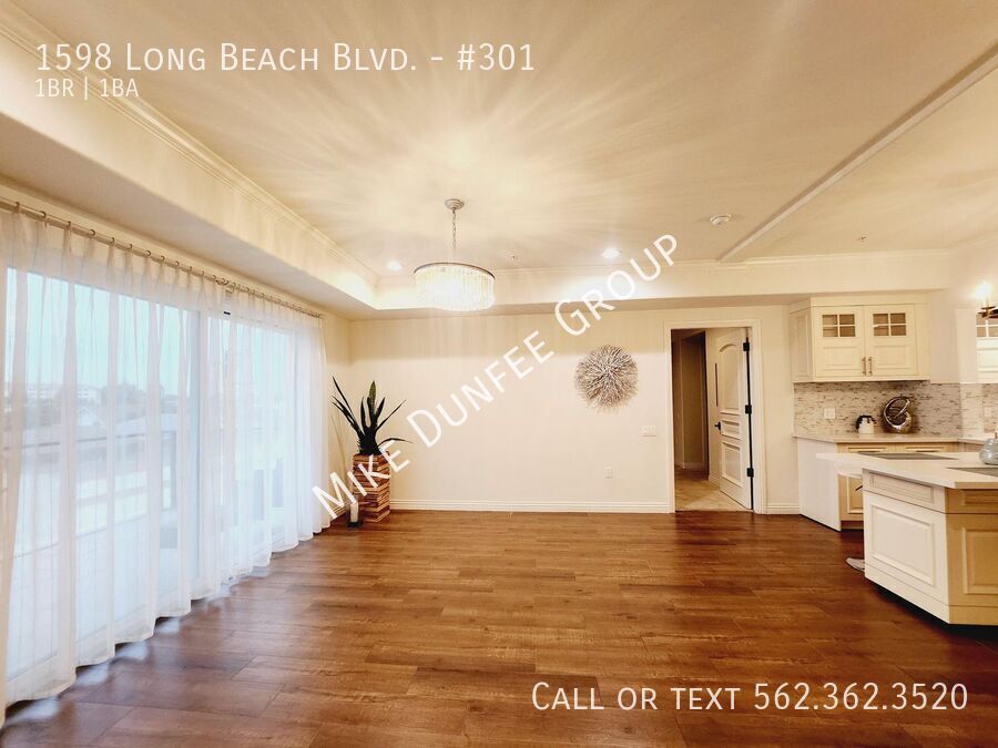 Unfurnished Contemporary One Bedroom, One Bathroom property image
