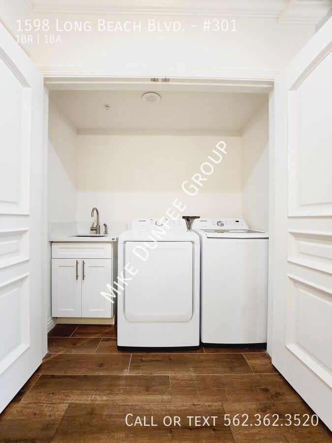 Unfurnished Contemporary One Bedroom, One Bathroom property image