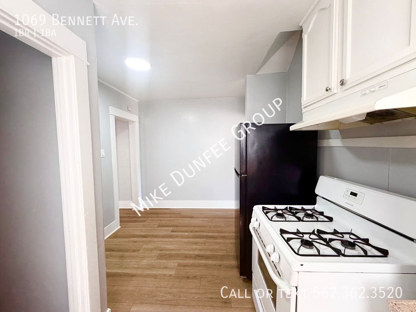 Charming Downstairs One Bedroom with Garage property image