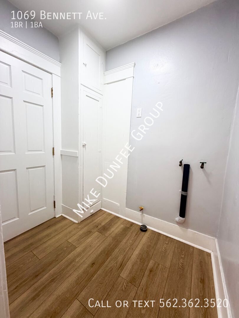 Charming Downstairs One Bedroom with Garage property image