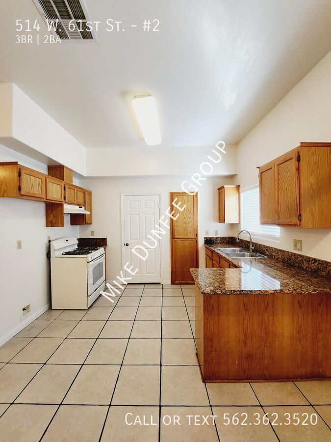 HALF OFF THE 1ST MONTHS RENT *OAC - Three Bedroom Home in South Los Angeles Area property image