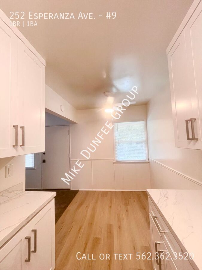 Newly Renovated 1 Bedroom 1 Bathroom Upstairs property image