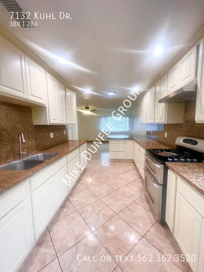 Large 3 Bedroom 2 Bathroom Home in Commerce property image