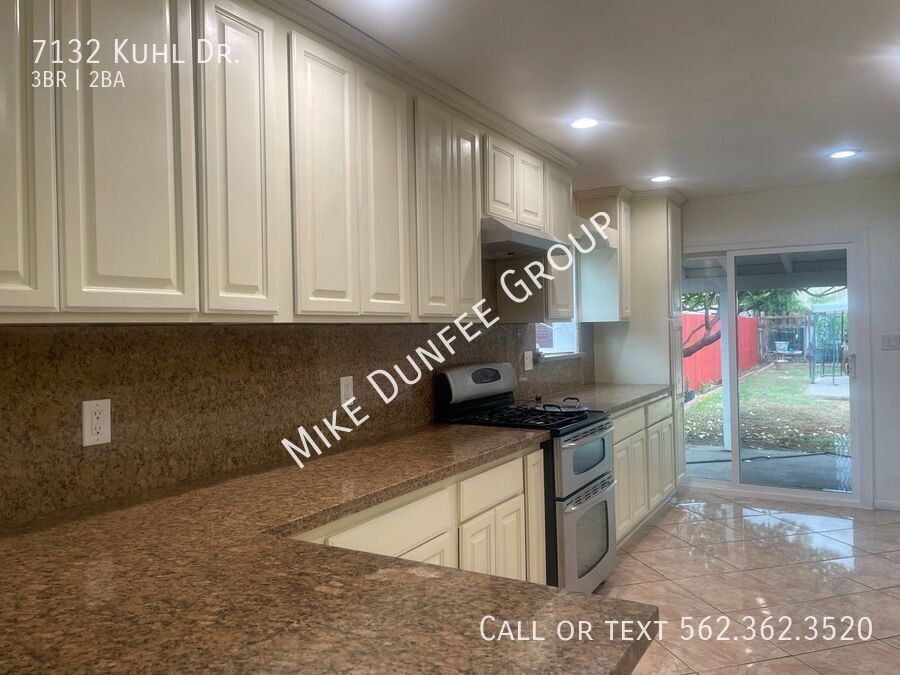 Large 3 Bedroom 2 Bathroom Home in Commerce property image