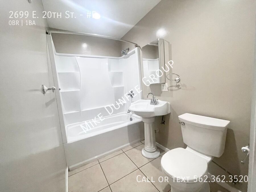 Charming Renovated Studio – Modern Comfort & Style! property image