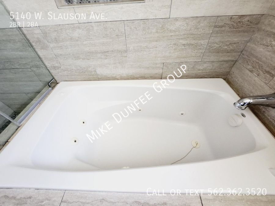 Spacious 2-bedroom, 1.5-bathroom Apartment property image