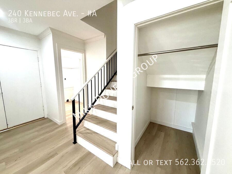 Bluff Heights Remodeled 3 Bedroom Apartment Close to Parks, Beach and Culture property image