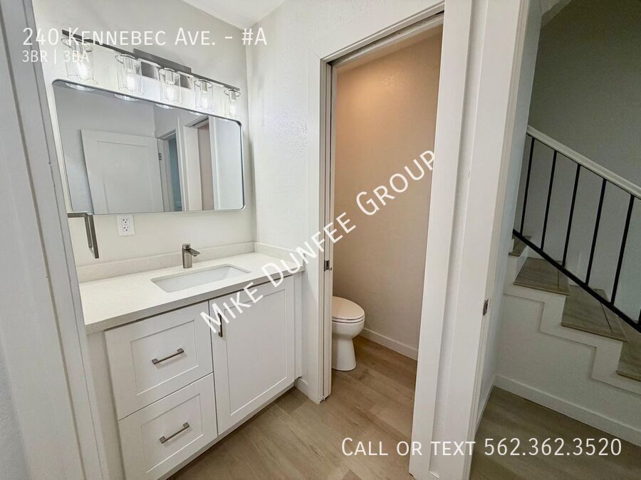 Bluff Heights Remodeled 3 Bedroom Apartment Close to Parks, Beach and Culture property image