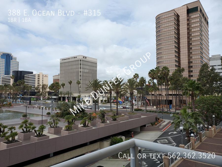 Beautiful 1 Bed 1 Bathroom Condo at the AQUA property image