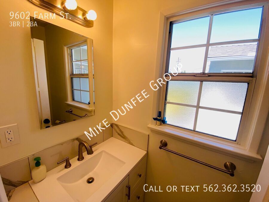 Charming 3-Bedroom Home in Desirable Downey Neighborhood property image
