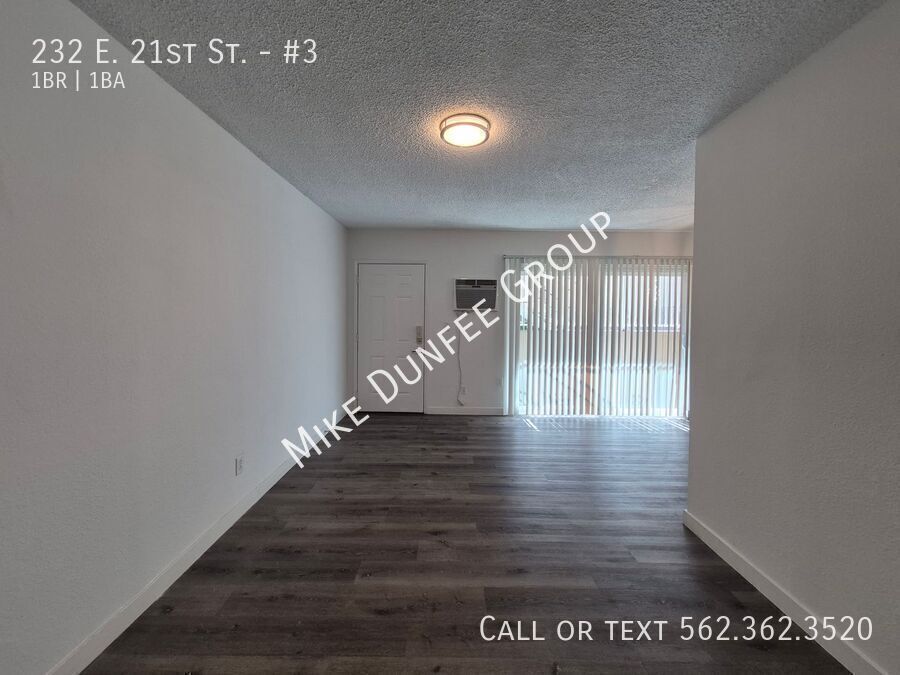 Downstairs One-Bedroom Apartment in the Wrigley Area property image