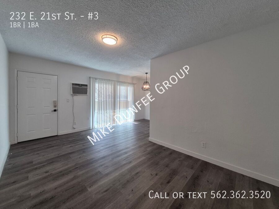 Downstairs One-Bedroom Apartment in the Wrigley Area property image