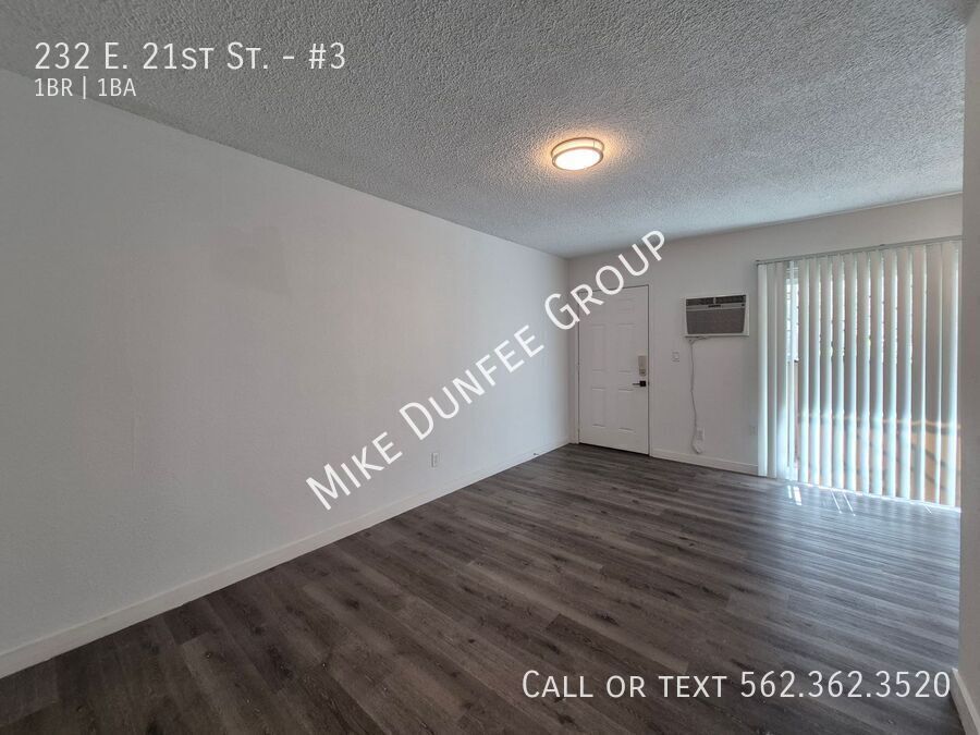Downstairs One-Bedroom Apartment in the Wrigley Area property image