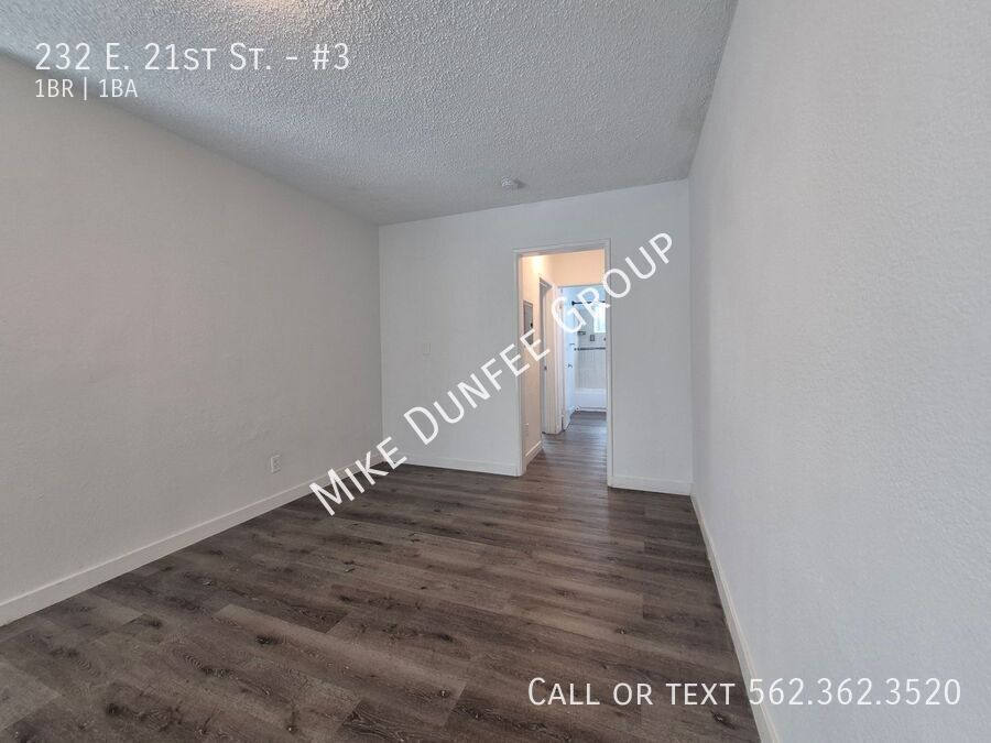 Downstairs One-Bedroom Apartment in the Wrigley Area property image