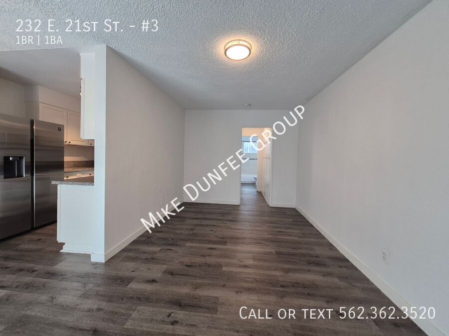 Downstairs One-Bedroom Apartment in the Wrigley Area property image
