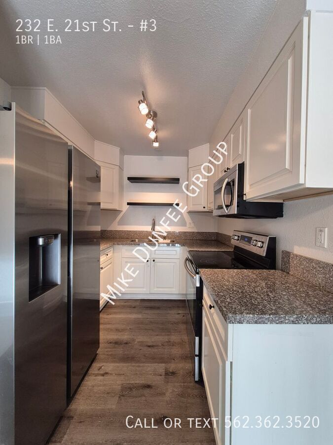 Downstairs One-Bedroom Apartment in the Wrigley Area property image