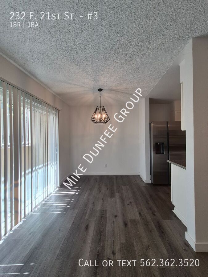 Downstairs One-Bedroom Apartment in the Wrigley Area property image